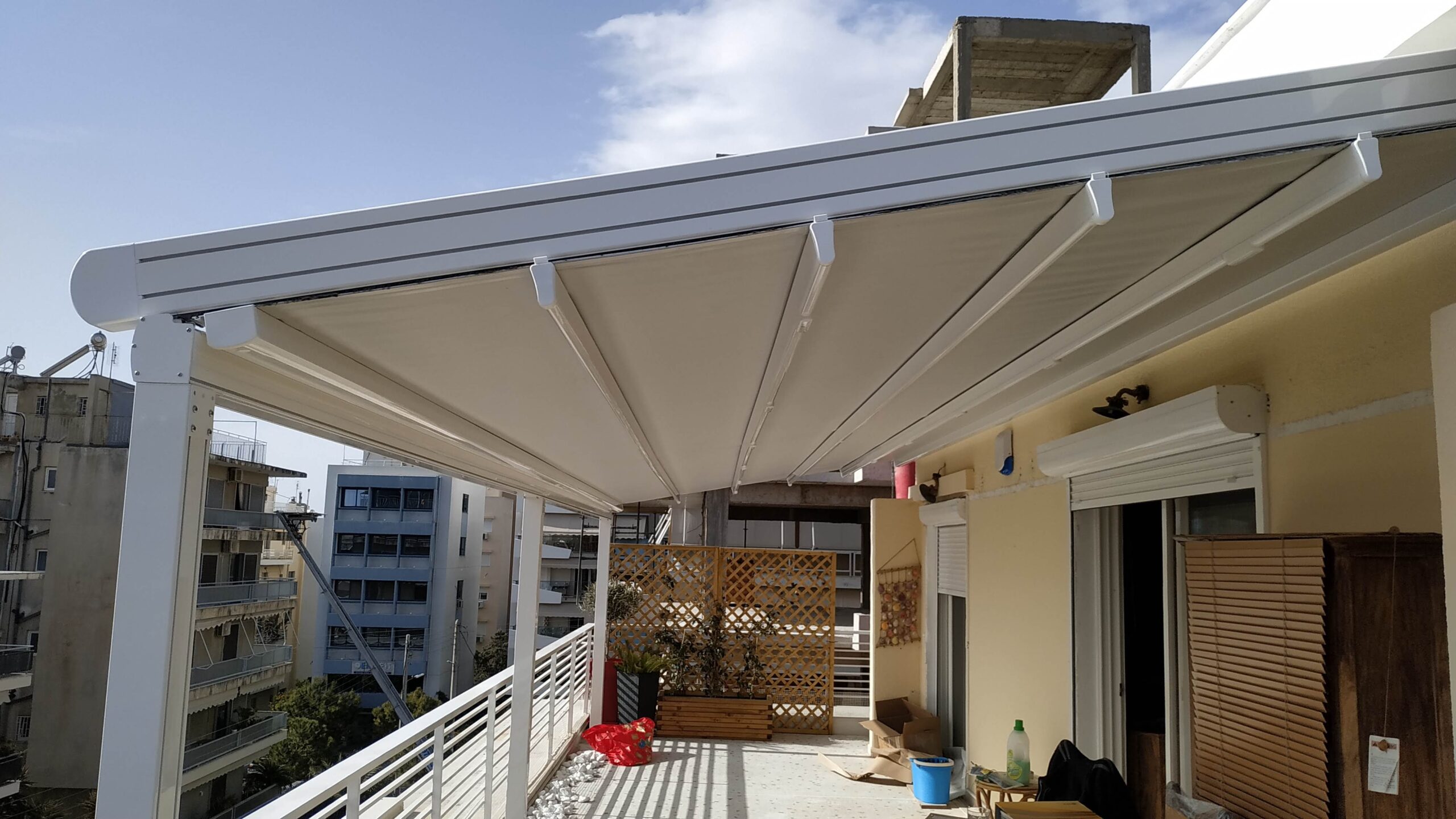 ΠΕΡΓΚΟΛΑ ΣΤΟΝ ΑΛΙΜΟ ΡΕΤΙΡΕ