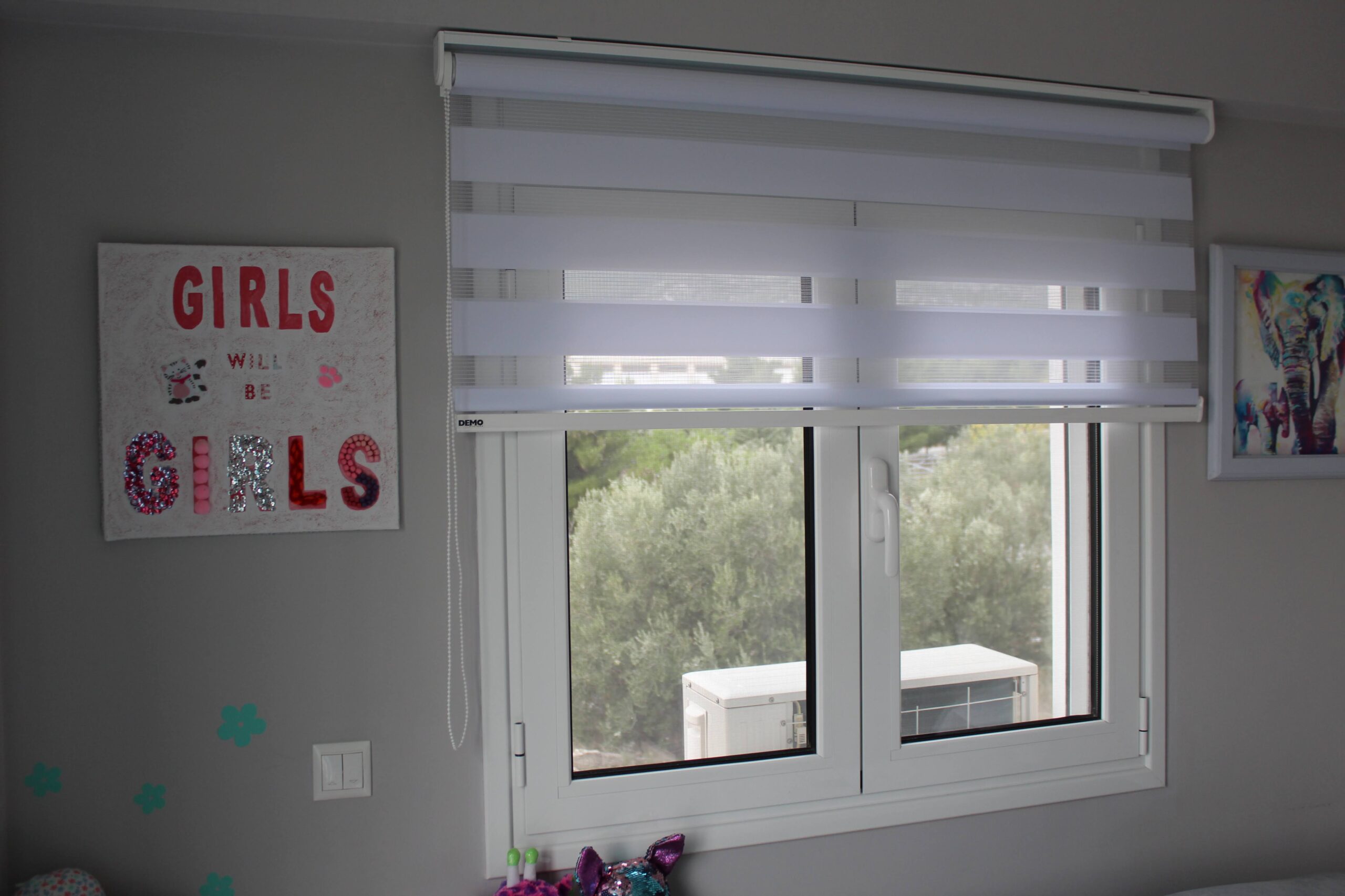 ΔΙΠΛΗ ΡΟΛΟΚΟΥΡΤΙΝΑ ΣΕ ΠΑΙΔΙΚΟ ΔΩΜΑΤΙΟ